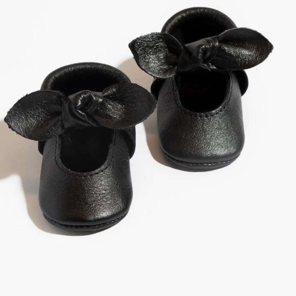 Freshly Picked Black Leather Bow Moccasins